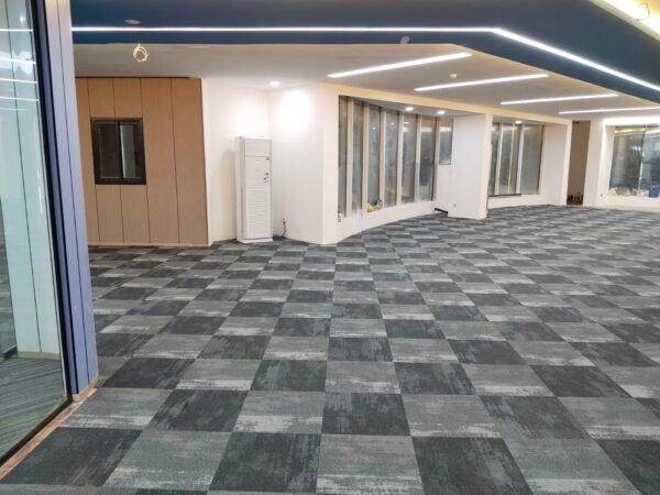 موكيت بلاط 50×50 عالي الجودة للمكاتب والشركات | تصميمات عصرية وتركيب احترافي موكيت بلاط 50×50 بتصميم عصري وجودة عالية مناسب للمكاتب والشركات سهل التركيب والتنظيف